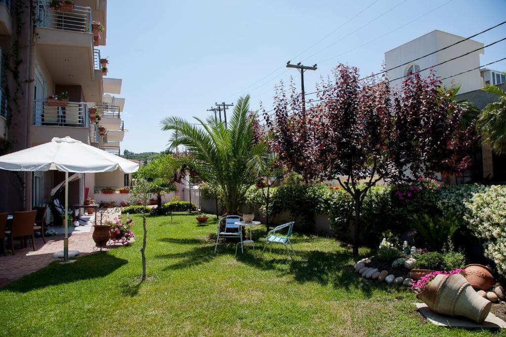 Apartments Eleni 4 Seasons Hanioti Exterior foto