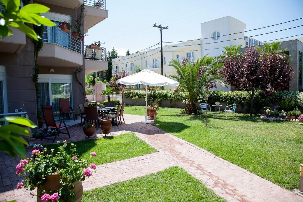 Apartments Eleni 4 Seasons Hanioti Exterior foto