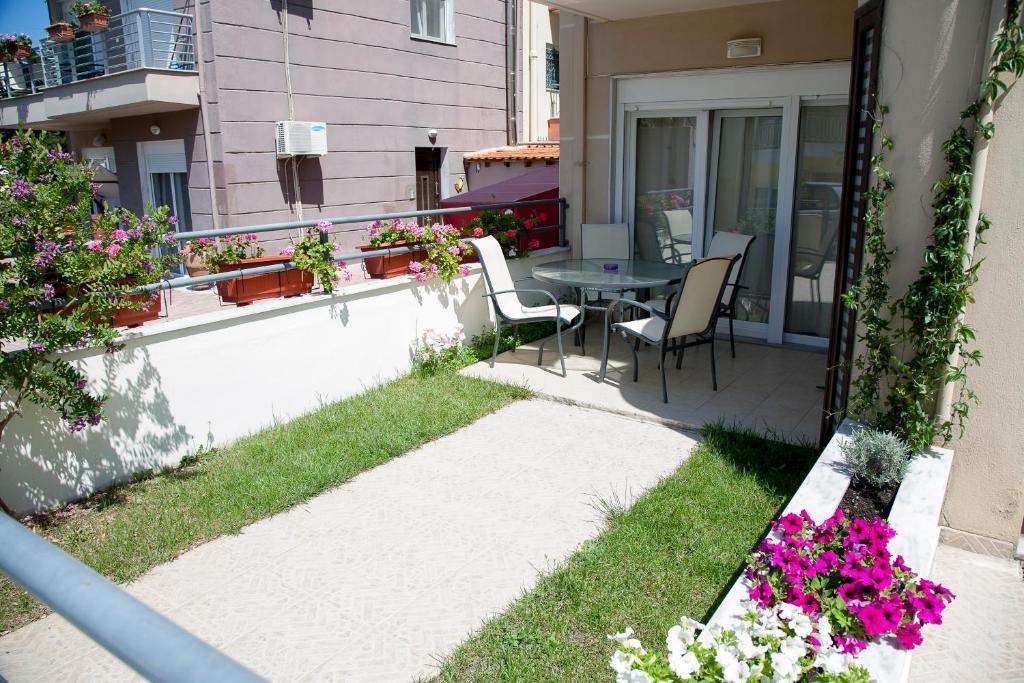 Apartments Eleni 4 Seasons Hanioti Quarto foto